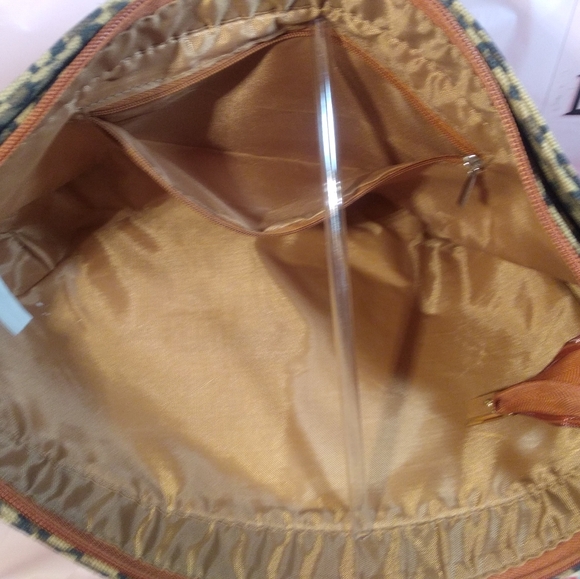 Leopard Print ClearVu Pocket Cross Body § - Picture 8 of 9